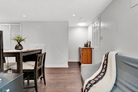 Photo 9 at 42 - 740 Kennedy Road, Ionview, Toronto