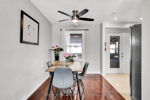 Photo 13 at 42 - 740 Kennedy Road, Ionview, Toronto