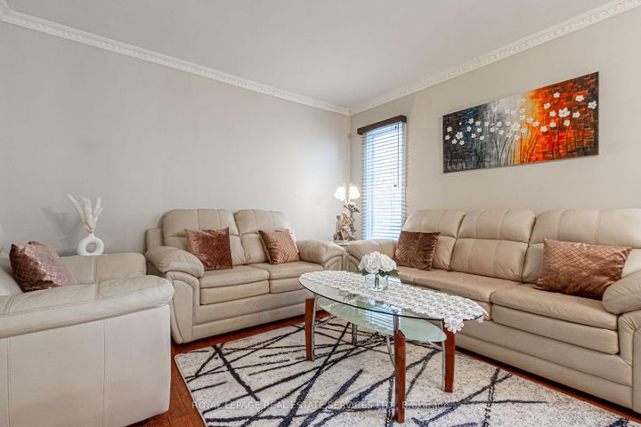 Photo 5 at 1536 Kirkrow Crescent, East Credit, Mississauga