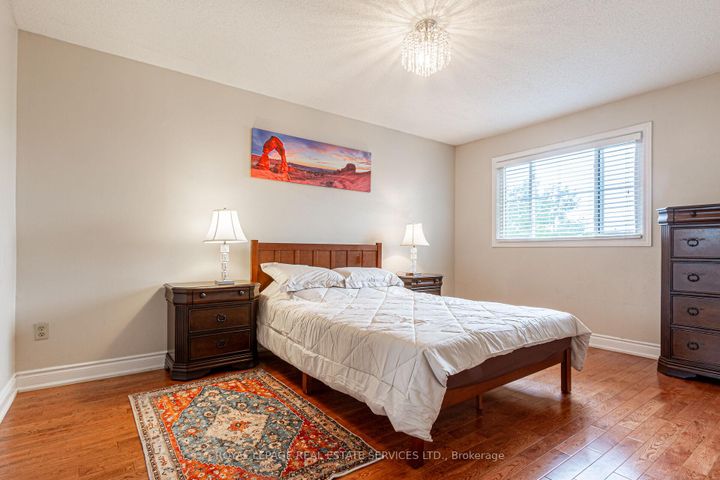 Photo 14 at 1536 Kirkrow Crescent, East Credit, Mississauga