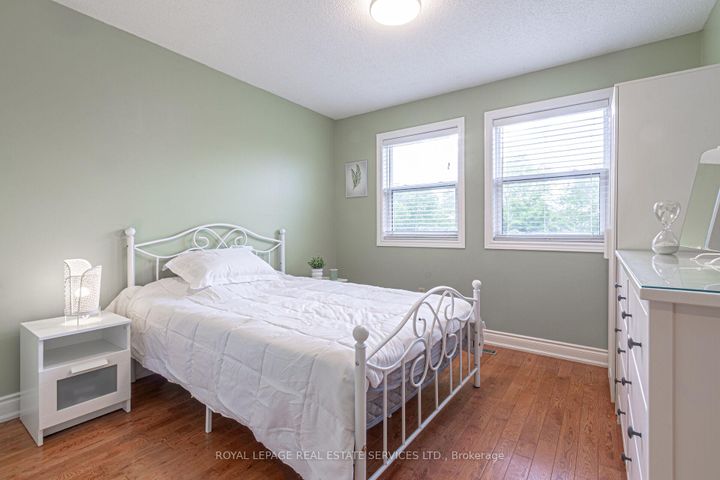 Photo 17 at 1536 Kirkrow Crescent, East Credit, Mississauga