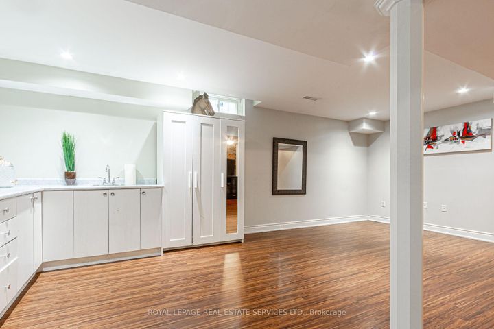 Photo 23 at 1536 Kirkrow Crescent, East Credit, Mississauga