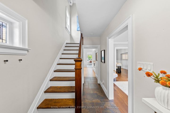 Photo 4 at 1565 Mount Pleasant Road, Lawrence Park North, Toronto