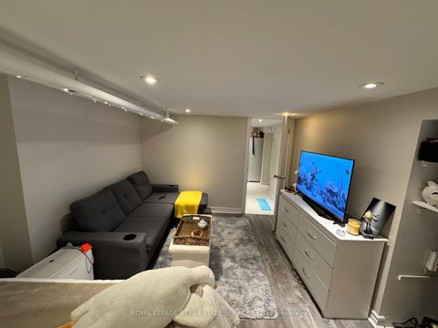 Photo 33 at 1565 Mount Pleasant Road, Lawrence Park North, Toronto