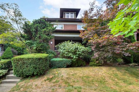 Photo 2 at 14 Bracondale Hill Road, Wychwood, Toronto