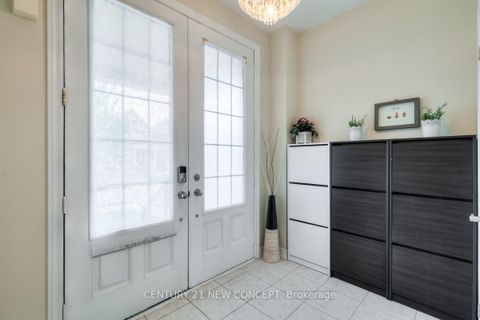 Photo 2 at 521 McGregor Farm Trail, Glenway Estates, Newmarket