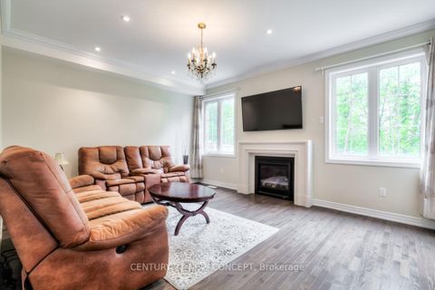 Photo 4 at 521 McGregor Farm Trail, Glenway Estates, Newmarket