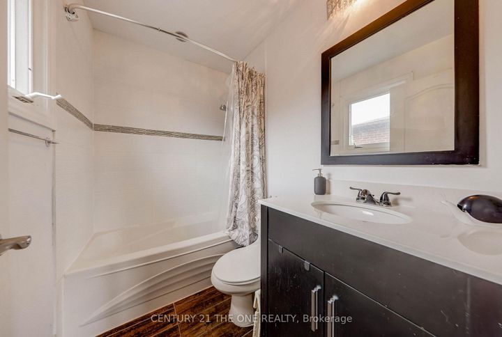 Photo 12 at 27 Pugsley Avenue, Crosby, Richmond Hill