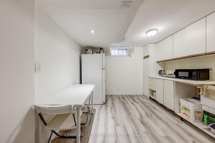 Photo 16 at 27 Pugsley Avenue, Crosby, Richmond Hill