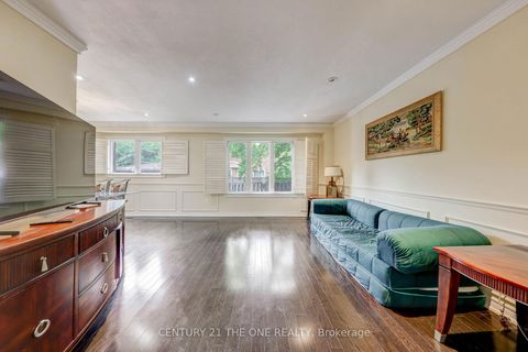 Photo 5 at 27 Pugsley Avenue, Crosby, Richmond Hill