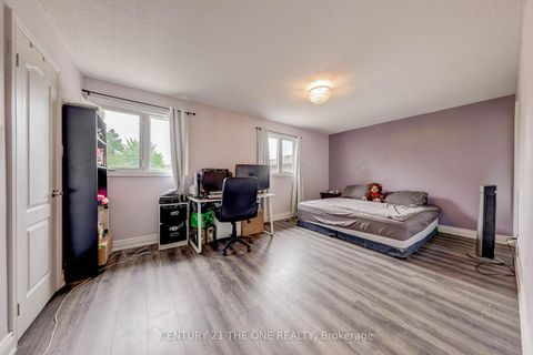 Photo 8 at 27 Pugsley Avenue, Crosby, Richmond Hill