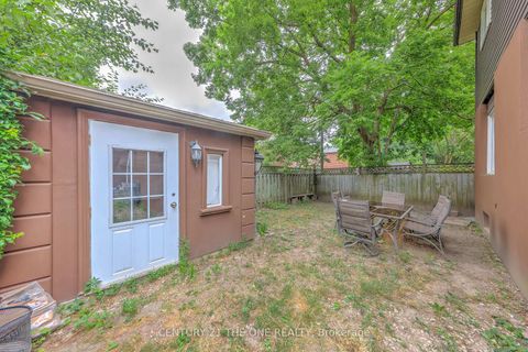 Photo 18 at 27 Pugsley Avenue, Crosby, Richmond Hill