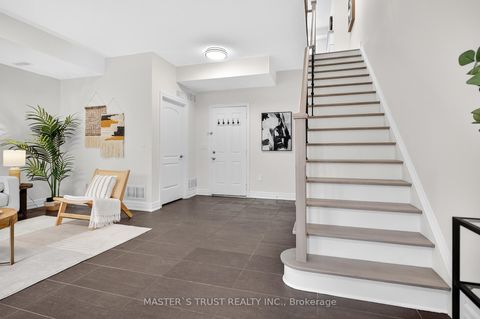 Photo 3 at 27 Beverley Glen Boulevard, Beverley Glen, Vaughan Photo 3 at 27 Beverley Glen Boulevard, Beverley Glen, Vaughan