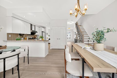 Photo 11 at 27 Beverley Glen Boulevard, Beverley Glen, Vaughan Photo 11 at 27 Beverley Glen Boulevard, Beverley Glen, Vaughan