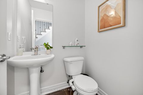 Photo 13 at 27 Beverley Glen Boulevard, Beverley Glen, Vaughan Photo 13 at 27 Beverley Glen Boulevard, Beverley Glen, Vaughan