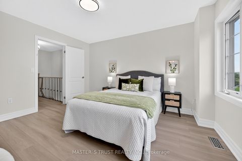 Photo 14 at 27 Beverley Glen Boulevard, Beverley Glen, Vaughan Photo 14 at 27 Beverley Glen Boulevard, Beverley Glen, Vaughan