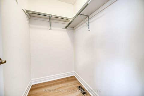 Photo 16 at 27 Beverley Glen Boulevard, Beverley Glen, Vaughan Photo 16 at 27 Beverley Glen Boulevard, Beverley Glen, Vaughan