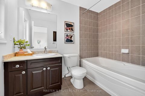 Photo 17 at 27 Beverley Glen Boulevard, Beverley Glen, Vaughan Photo 17 at 27 Beverley Glen Boulevard, Beverley Glen, Vaughan