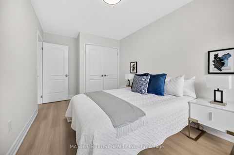 Photo 19 at 27 Beverley Glen Boulevard, Beverley Glen, Vaughan Photo 19 at 27 Beverley Glen Boulevard, Beverley Glen, Vaughan