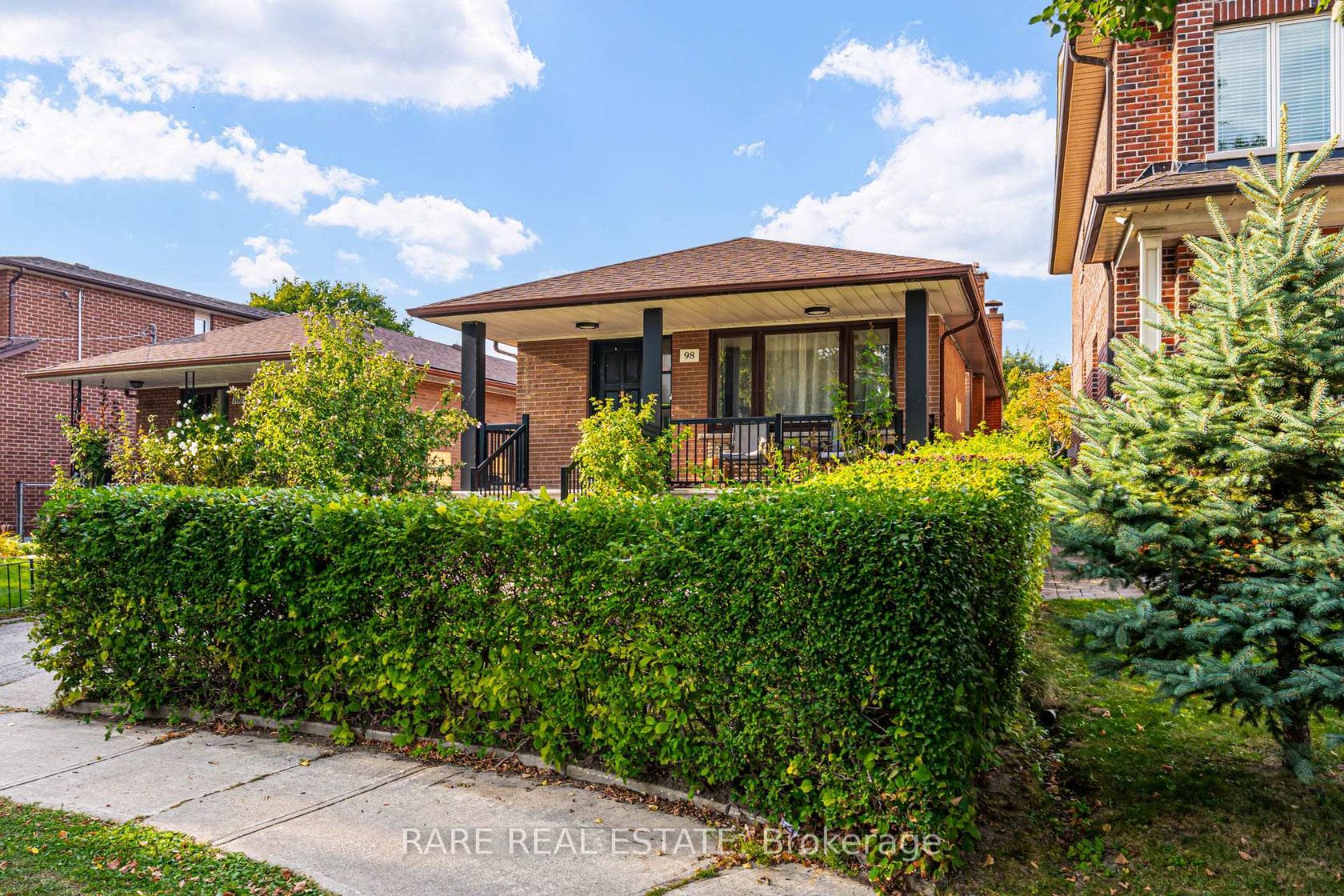 98 Hay Avenue, Mimico, Toronto by Loree Meneguzzi Real Estate 98 Hay Avenue, Mimico, Toronto