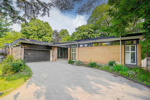 Photo 2 at 53 Forest Grove Drive, Bayview Village, Toronto