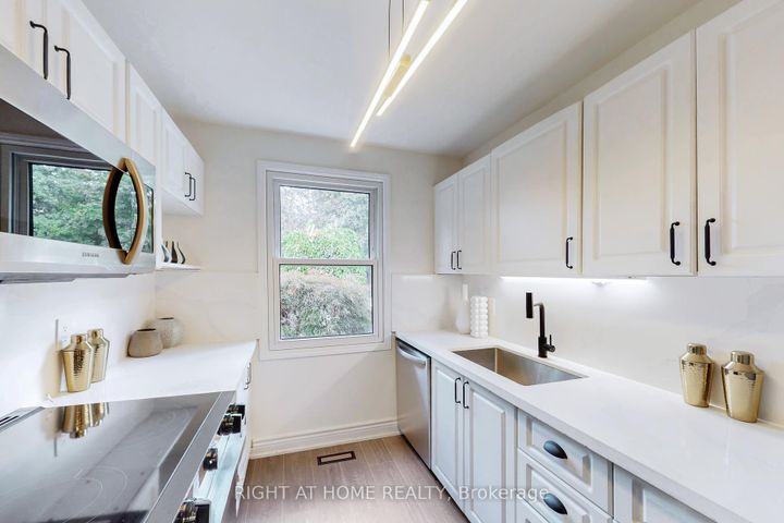 Photo 14 at 203 Thoms Crescent, Central Newmarket, Newmarket