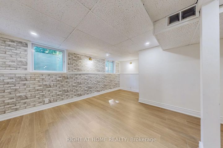 Photo 32 at 203 Thoms Crescent, Central Newmarket, Newmarket