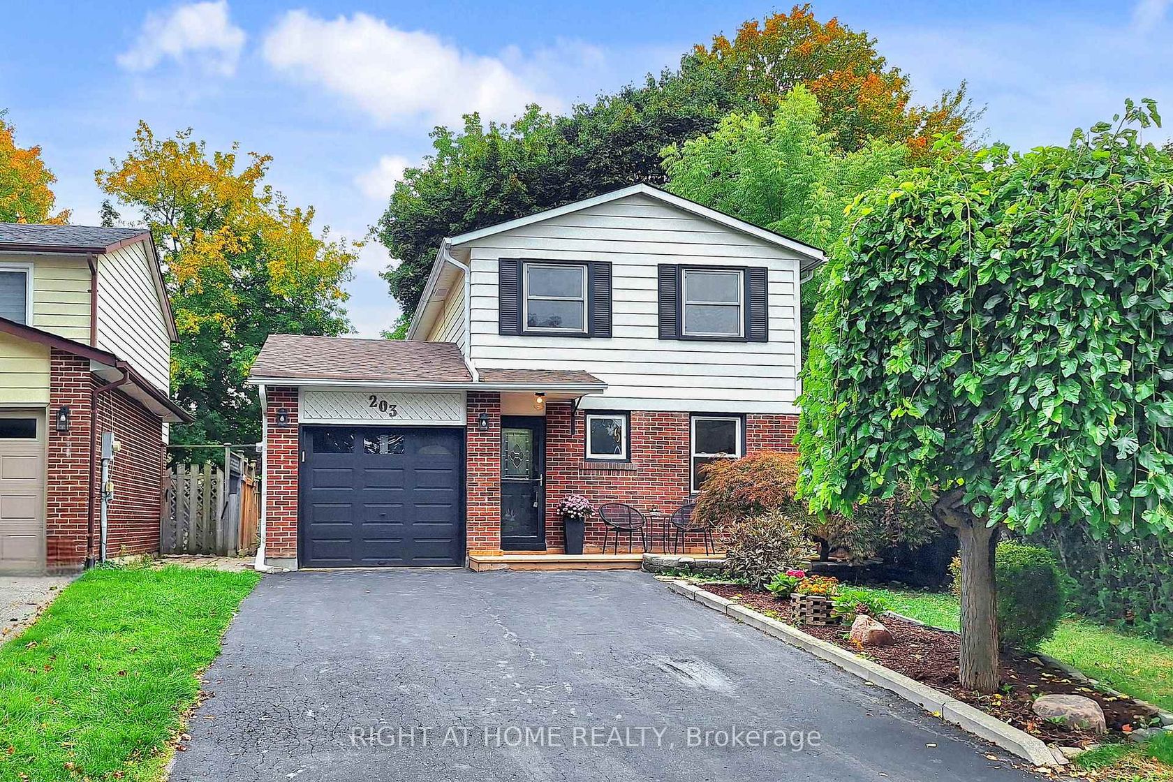 203 Thoms Crescent, Central Newmarket, Newmarket 2