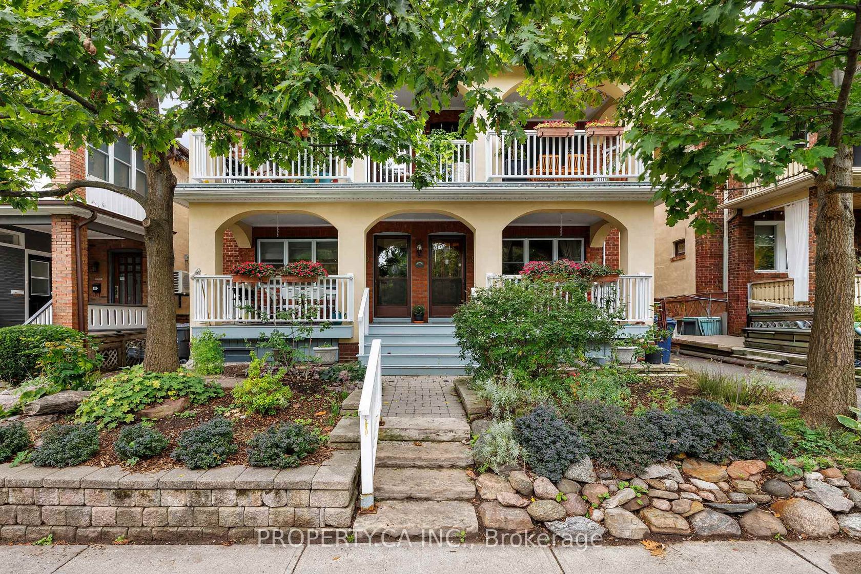 Upper - 52 Wineva Avenue, The Beaches, Toronto 