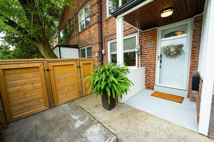 Photo 2 at 3318 Bathurst Street, Lawrence, Toronto