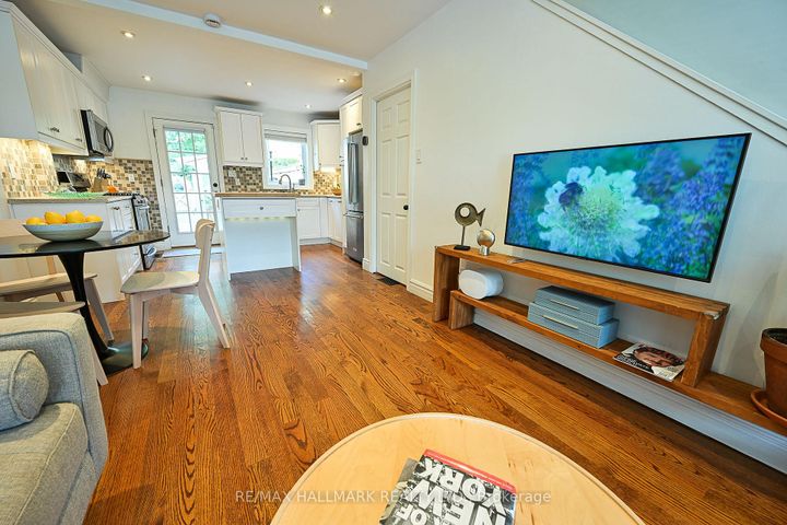 Photo 6 at 3318 Bathurst Street, Lawrence, Toronto