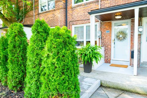 Photo 25 at 3318 Bathurst Street, Lawrence, Toronto