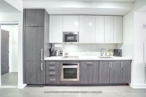 Photo 3 at 1711 - 330 Richmond Street W, Waterfront Communities C1, Toronto