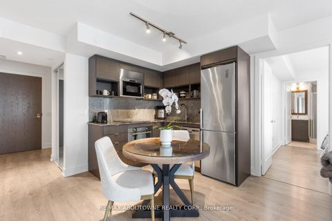 Photo 9 at 801 - 7 Mabelle Avenue, City Centre West, Toronto