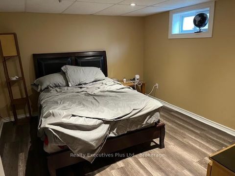 Photo 16 at 122 Hawthorne Road, CO Central, Oakville
