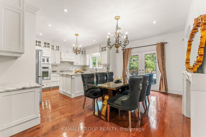Photo 3 at 12 San Antonio Court, Oak Ridges, Richmond Hill