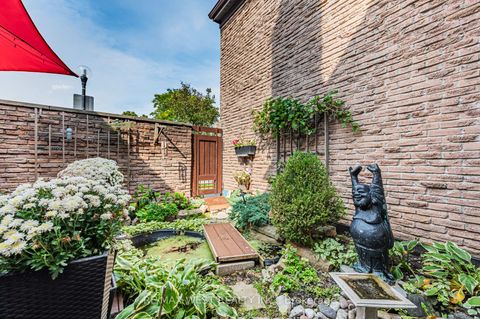 Photo 8 at 15 - 2 Dailing Gate, Malvern, Toronto