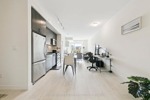 Photo 5 at 202 - 150 Sabina Drive, GO Glenorchy, Oakville