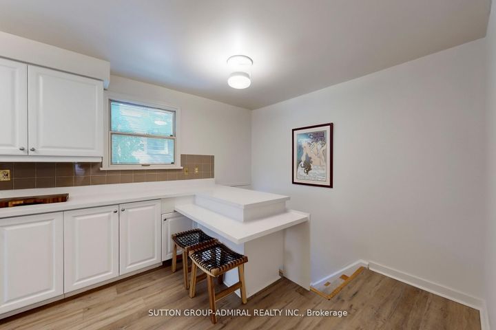 Photo 11 at 46 Merrylynn Drive, North Richvale, Richmond Hill