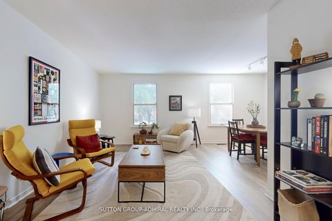 Photo 3 at 46 Merrylynn Drive, North Richvale, Richmond Hill
