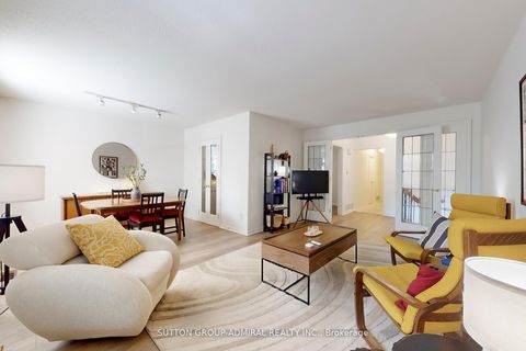 Photo 4 at 46 Merrylynn Drive, North Richvale, Richmond Hill