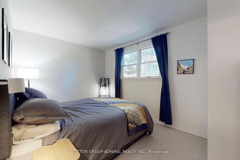 Photo 12 at 46 Merrylynn Drive, North Richvale, Richmond Hill