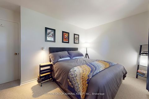 Photo 13 at 46 Merrylynn Drive, North Richvale, Richmond Hill