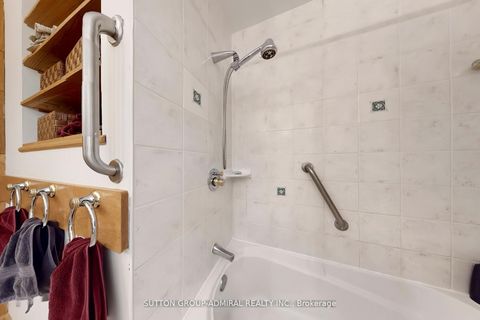 Photo 19 at 46 Merrylynn Drive, North Richvale, Richmond Hill
