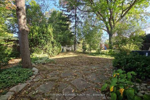 Photo 28 at 46 Merrylynn Drive, North Richvale, Richmond Hill