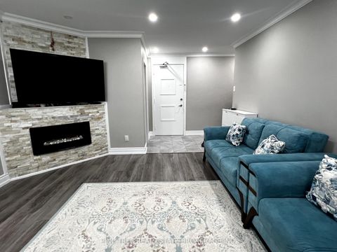 Photo 2 at 816 - 80 Grandravine Drive, York University Heights, Toronto