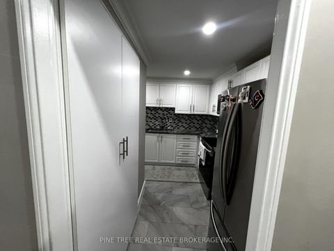 Photo 14 at 816 - 80 Grandravine Drive, York University Heights, Toronto