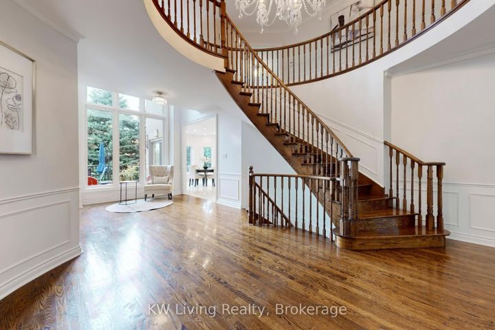 Photo 2 at 34 Glenarden Crescent, Bayview Hill, Richmond Hill