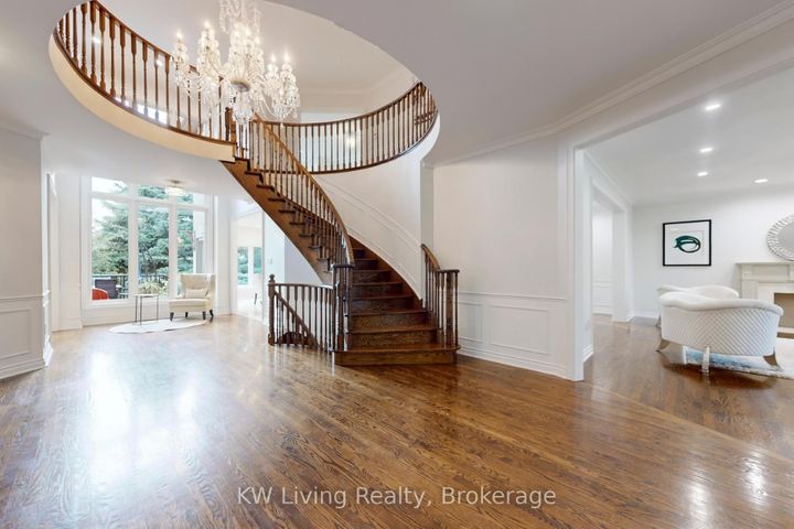 Photo 3 at 34 Glenarden Crescent, Bayview Hill, Richmond Hill