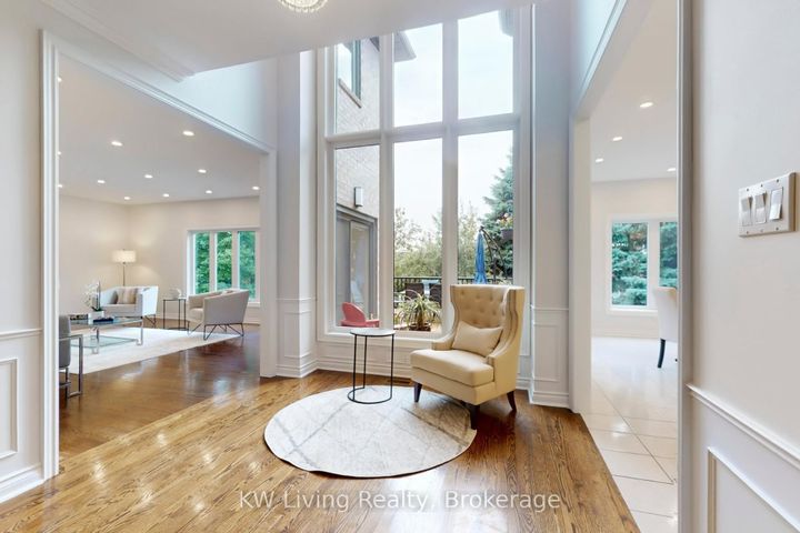 Photo 5 at 34 Glenarden Crescent, Bayview Hill, Richmond Hill
